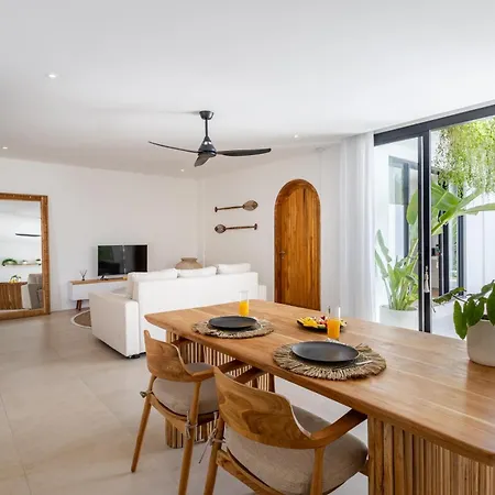 New Villa Manis Proche Seminyak